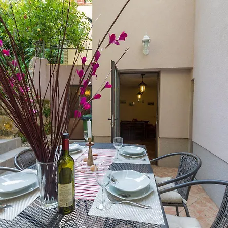 Prázdninový dům Nur 100 Meter Zum Sandstrand Mit Mediterranem Garten Crikvenica