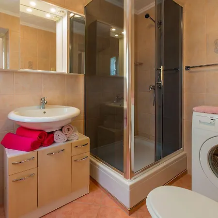 Hébergement de vacances Nur 100 Meter Zum Sandstrand Mit Mediterranem Garten *