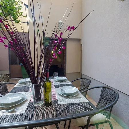 Nur 100 Meter Zum Sandstrand Mit Mediterranem Garten Crikvenica